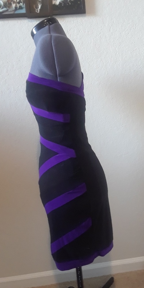 🔥SALE🔥Bodycon Black & Purple One‎ Shoulder Dress - Picture 4 of 5